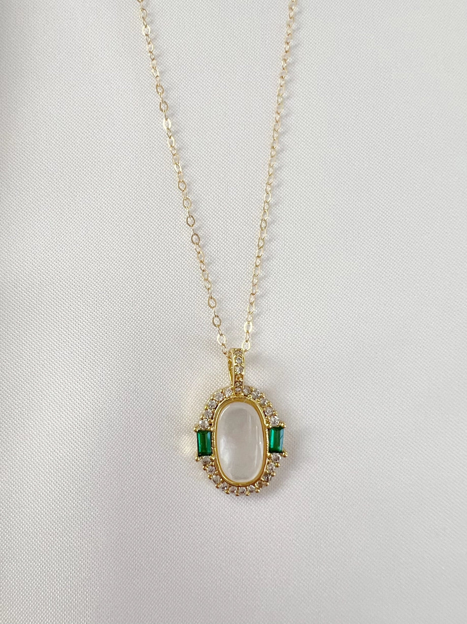 Emerald Bay Mother of Pearl Pendant Necklace