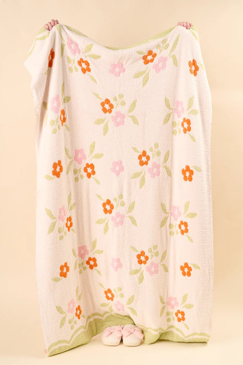 Cozy Dreams Luxe Blanket - Scalloped Floral