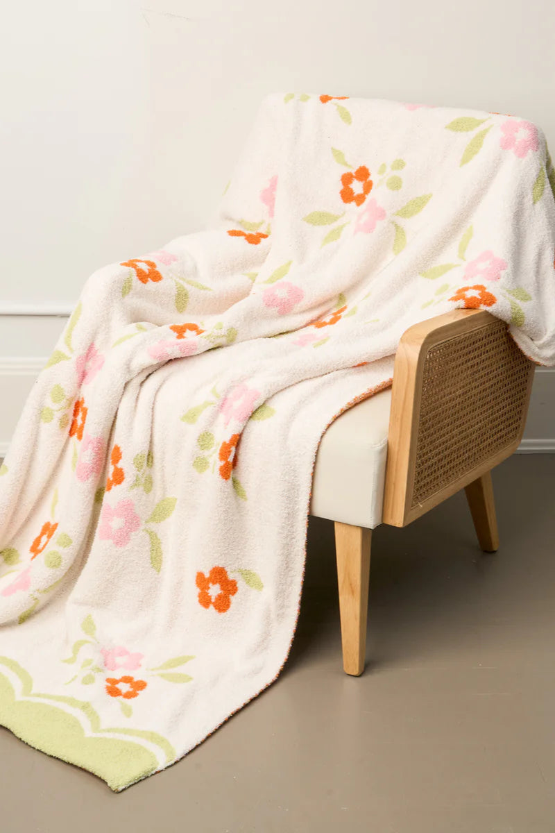 Cozy Dreams Luxe Blanket - Scalloped Floral