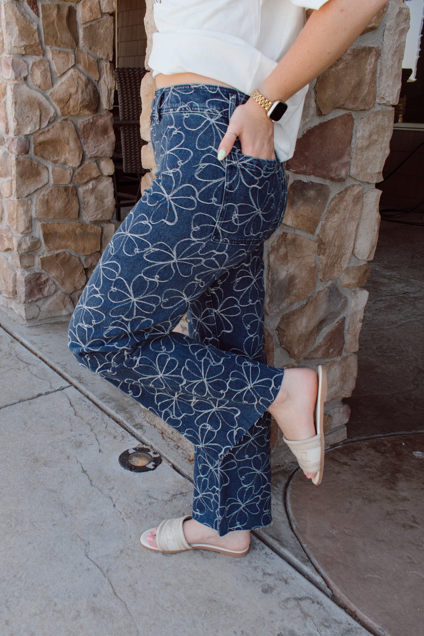 Lonnie Embroidered Jeans
