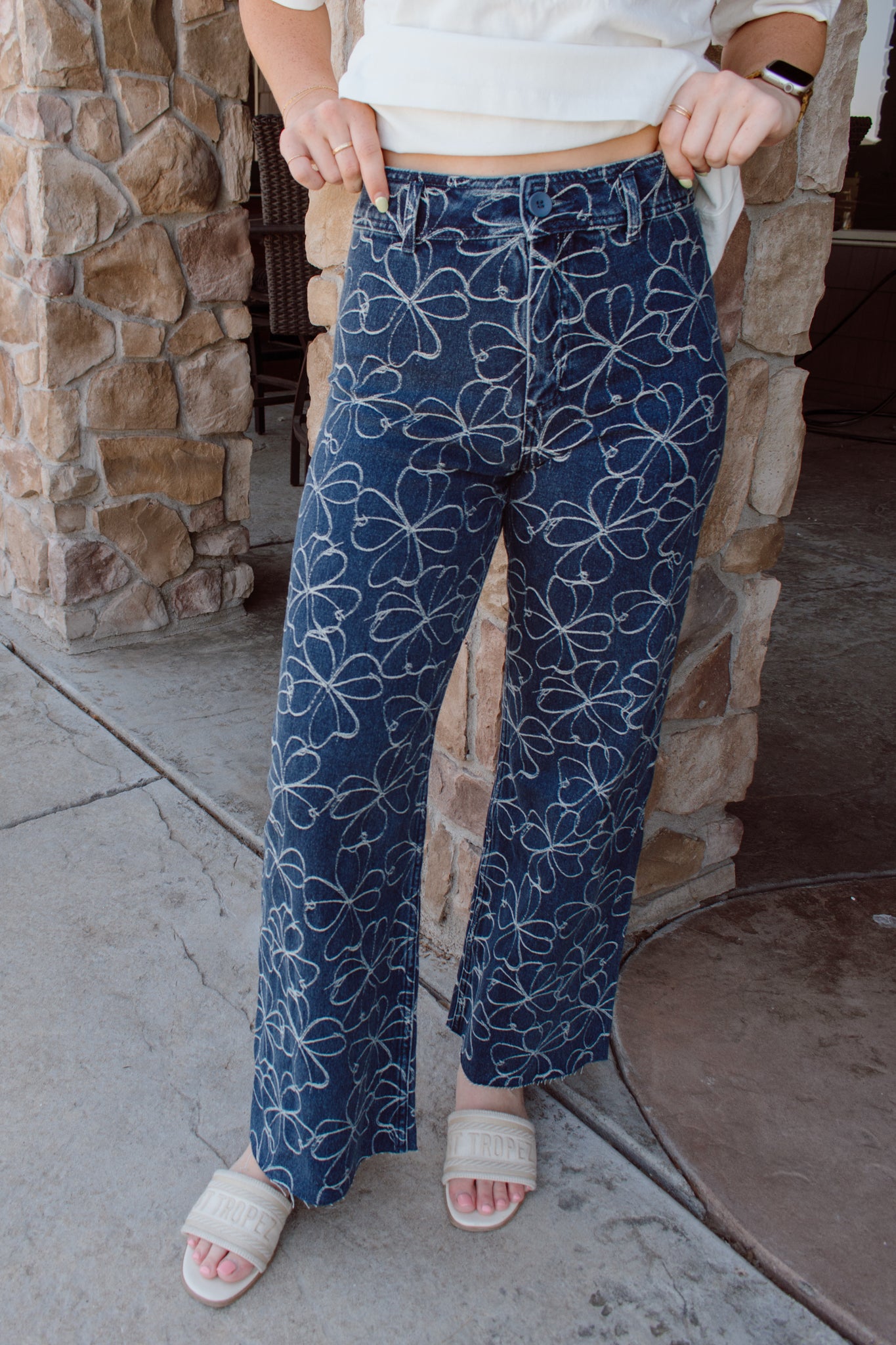 Lonnie Embroidered Jeans