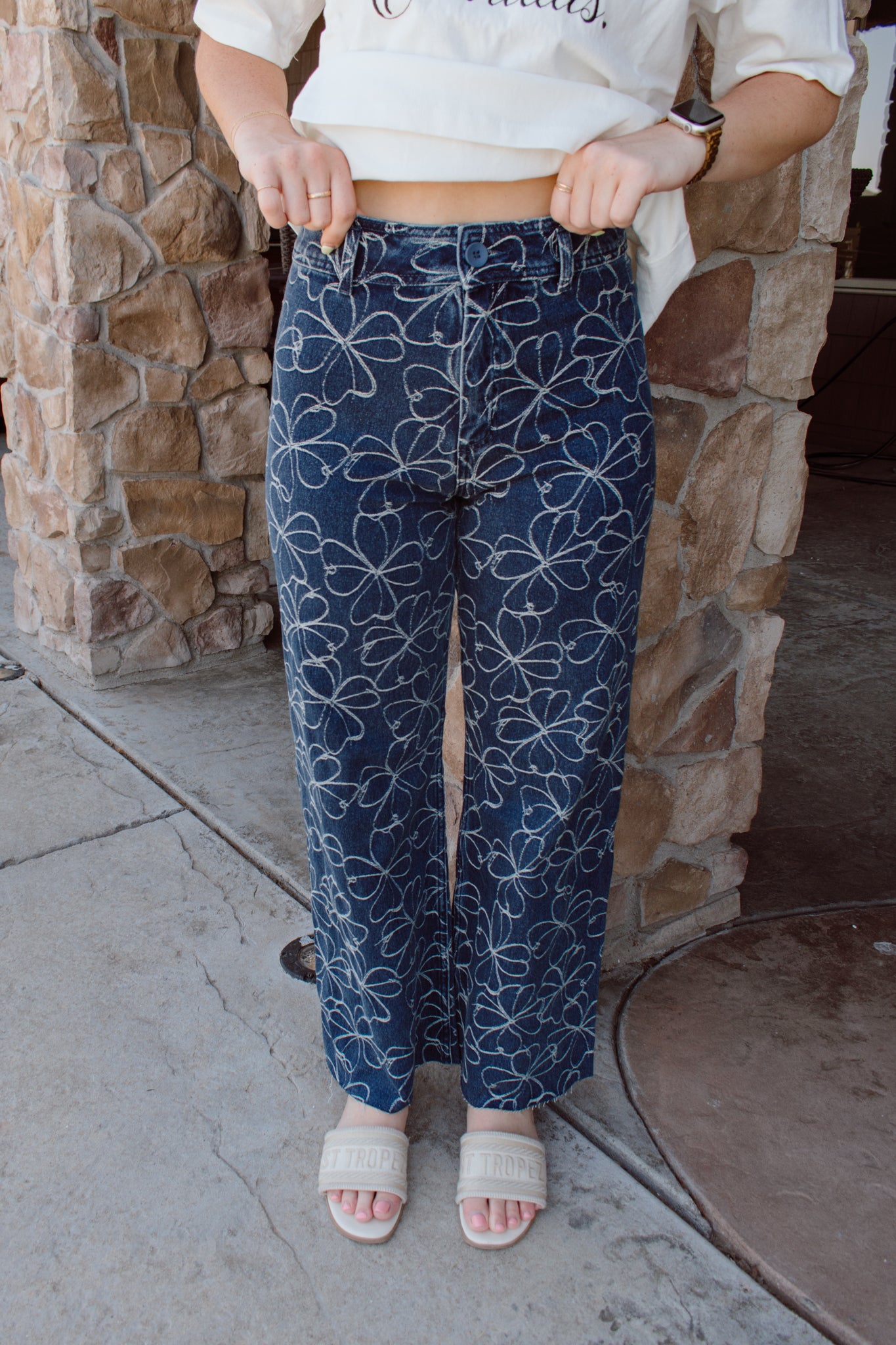 Lonnie Embroidered Jeans