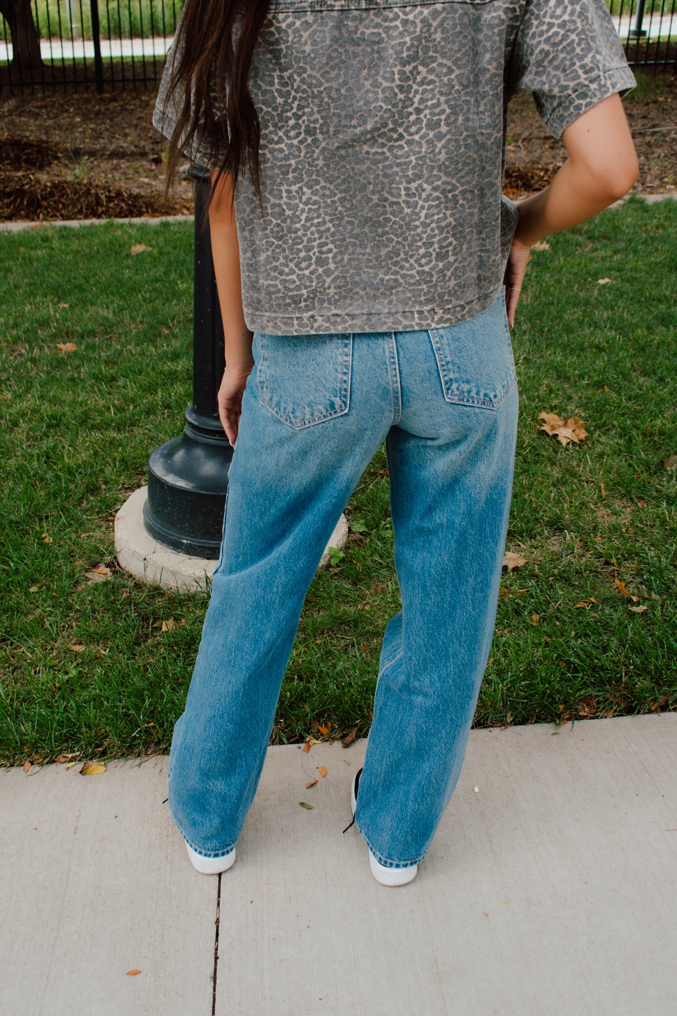 Relaxed Straight Jean | Medium Wash