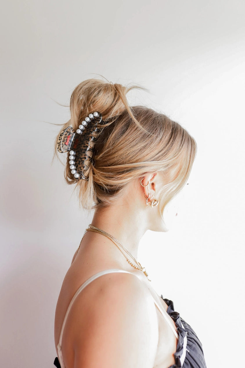 Love Is In The Hair Claw - Oversized