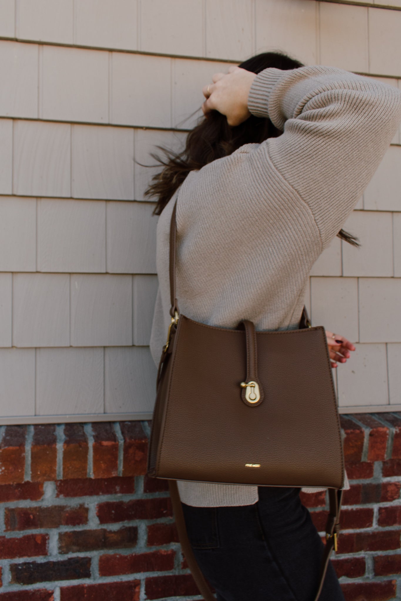 Lock Shoulder Bag | Medium Espresso