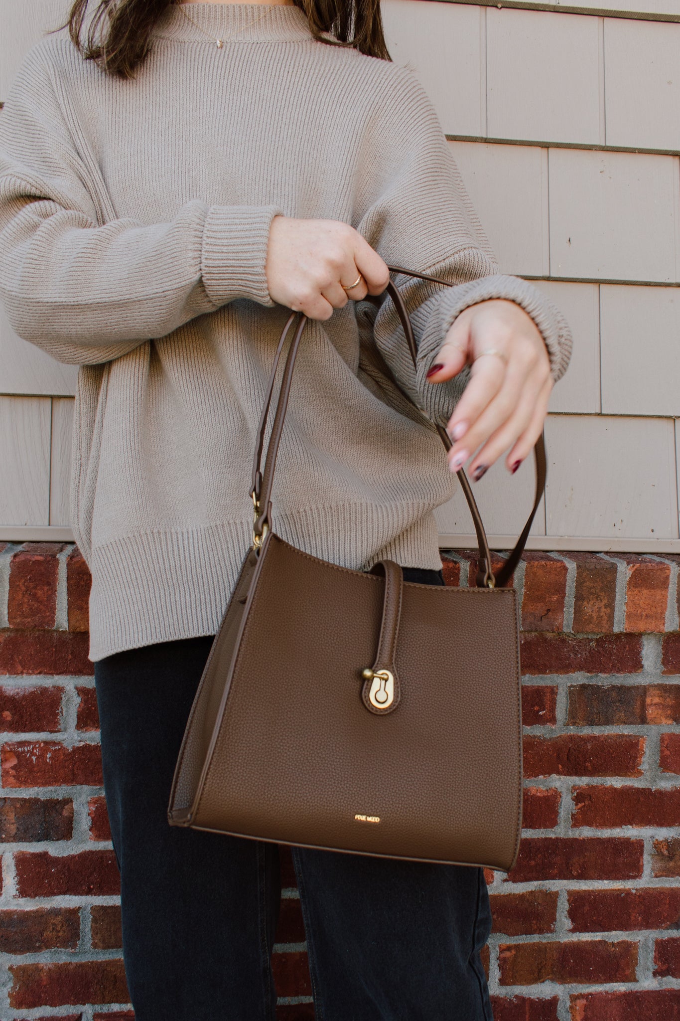 Lock Shoulder Bag | Medium Espresso